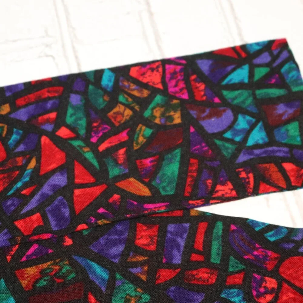 🎨 Stunning Vintage Stained Glass Print Scarf – 44